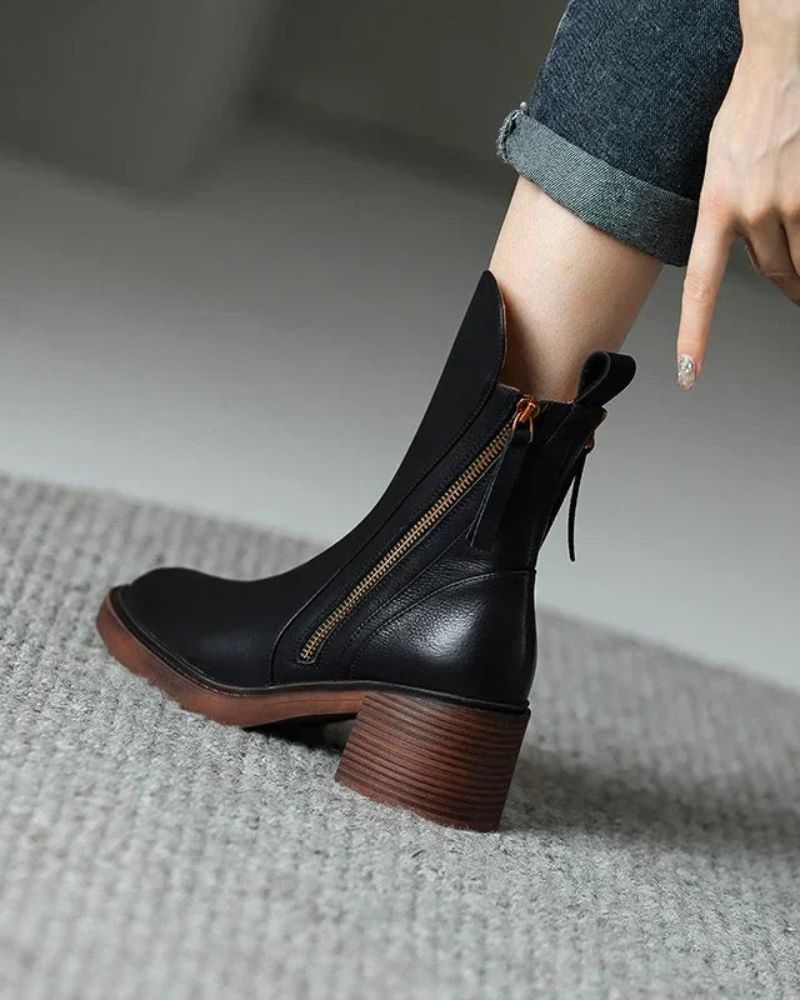Valorine™ | Black Leather Boots