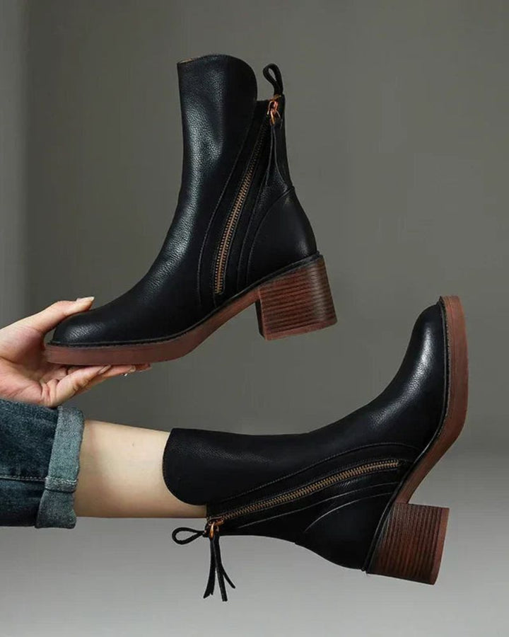 Valorine™ | Black Leather Boots