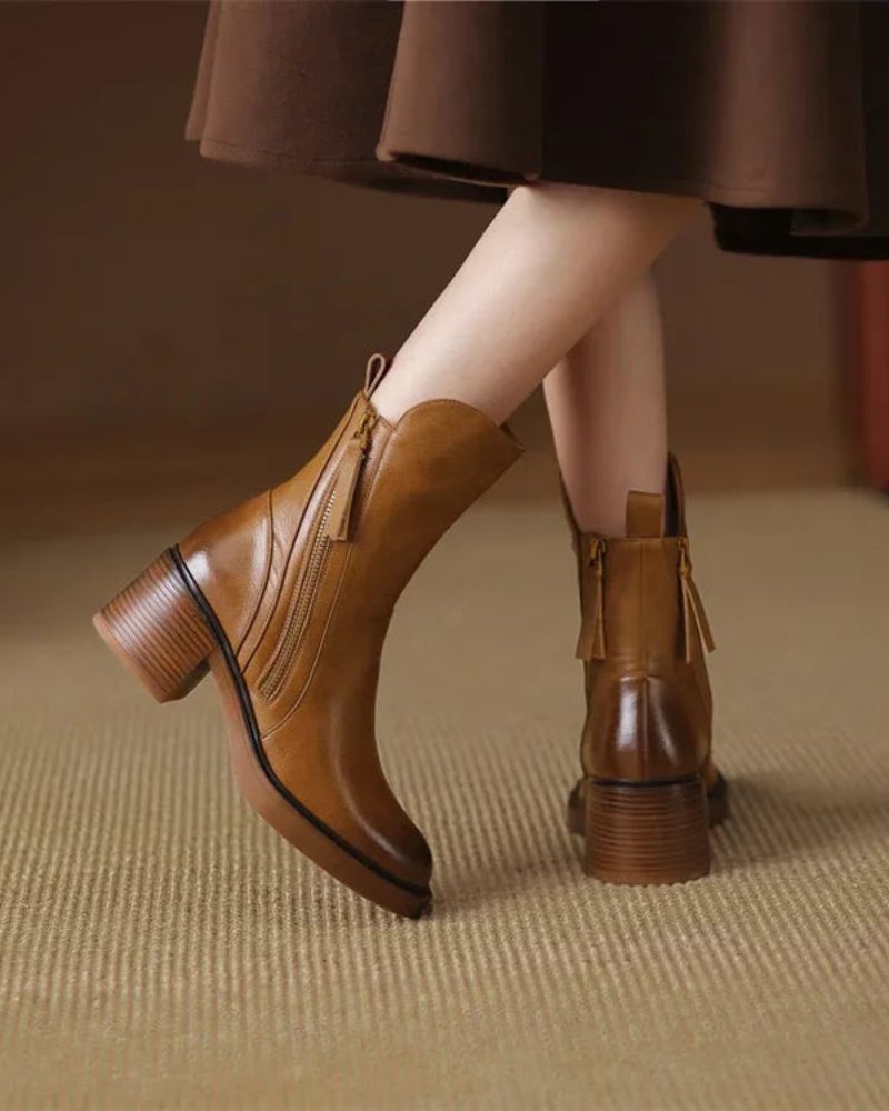 Valorine™ | Black Leather Boots