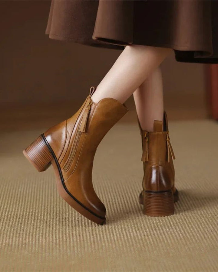 Valorine™ | Black Leather Boots