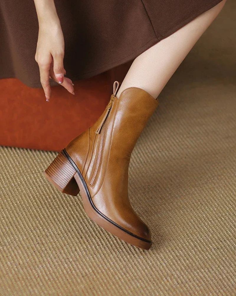 Valorine™ | Black Leather Boots