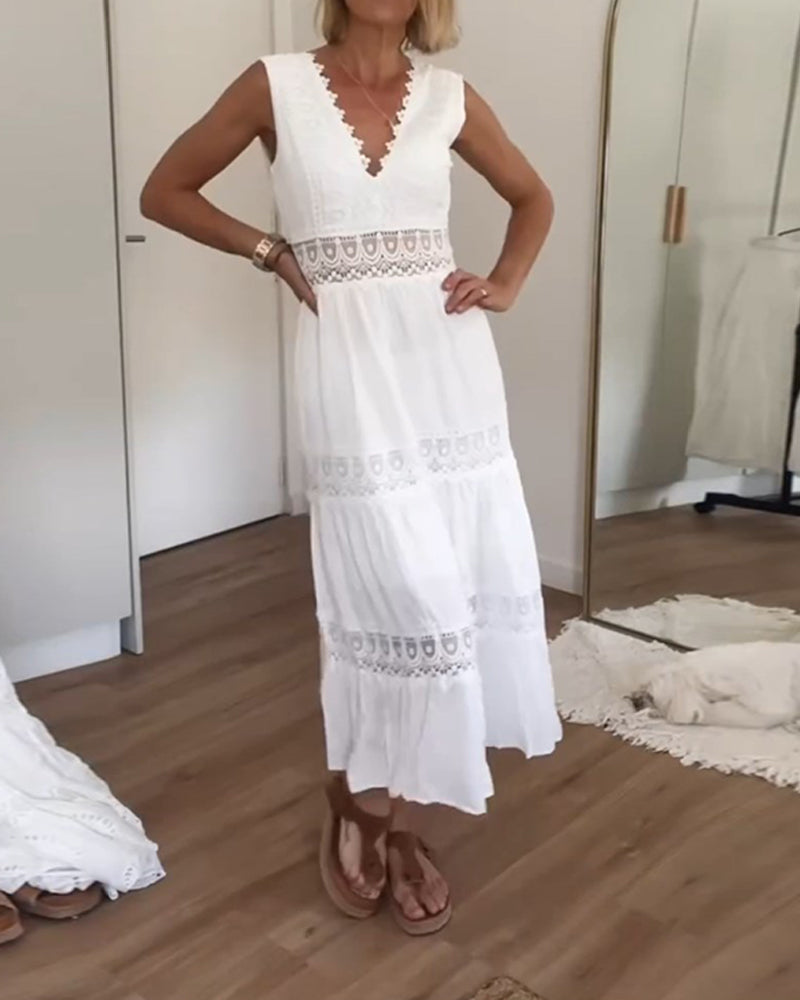Aurélie | Elegant Lace Dress with V-Neck