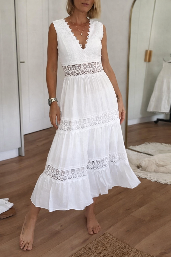 Aurélie | Elegant Lace Dress with V-Neck