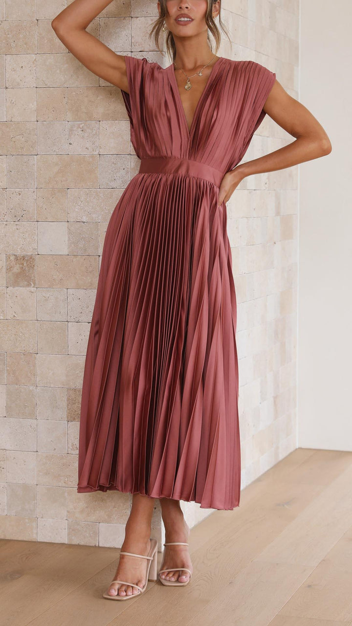 Stella | Elegant Pleated Maxi Dress
