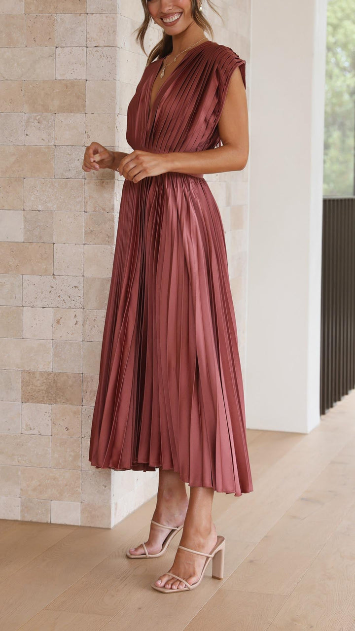 Stella | Elegant Pleated Maxi Dress
