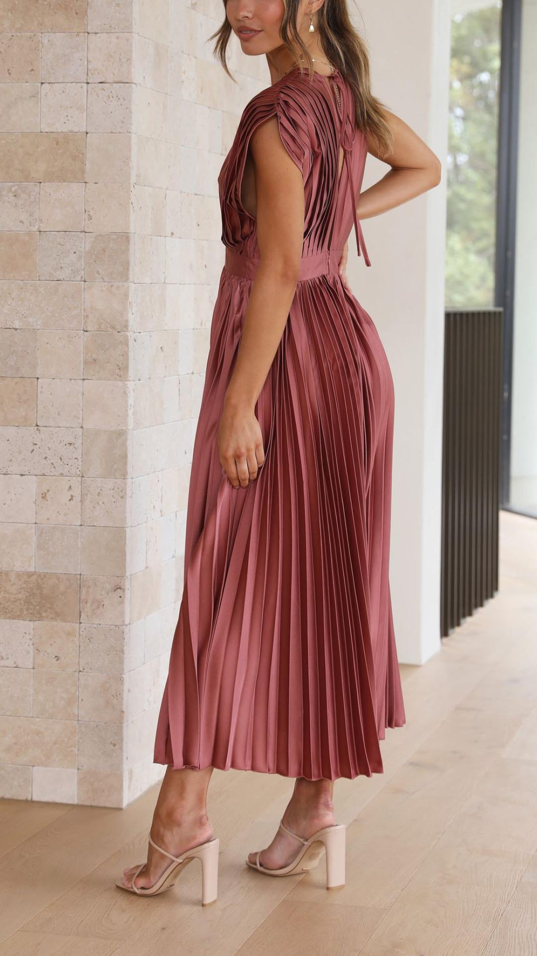 Stella | Elegant Pleated Maxi Dress