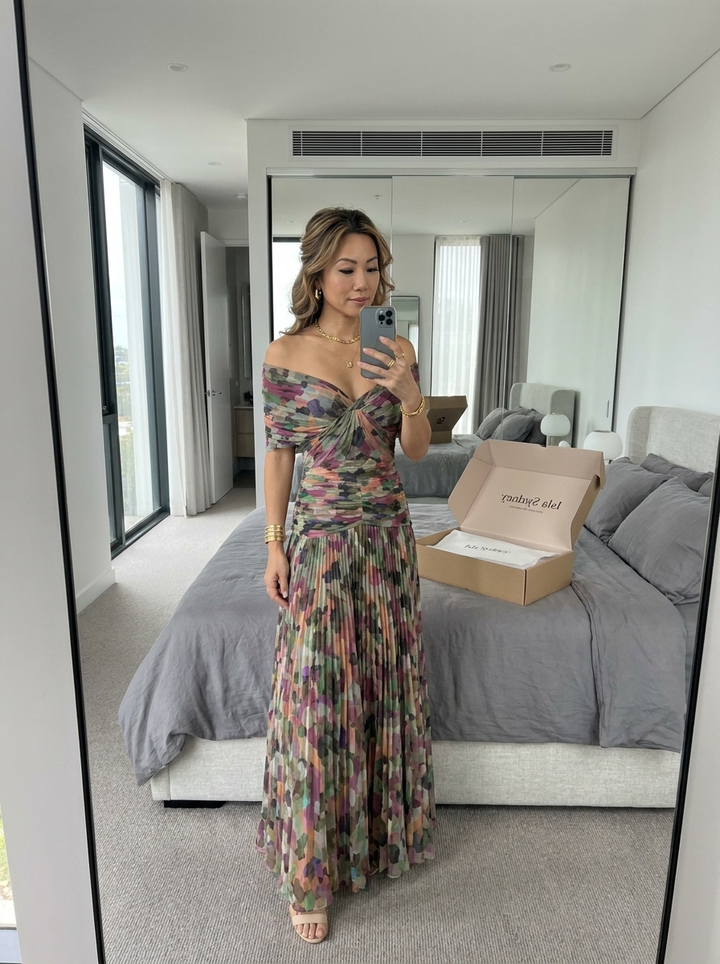 Isla | Flattering V-Neck Maxi Dress